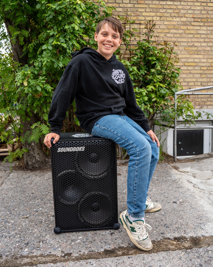 Sylvester med en Soundboks